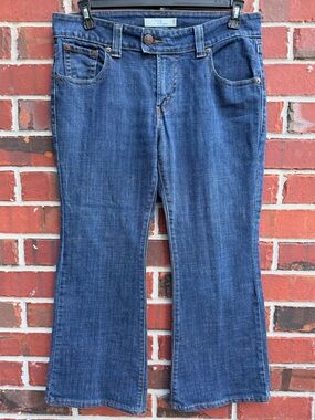 Levi's 515 Women's Sz 12P Medium Denim Blue Flared Jeans w Back Pocket Flaps F5